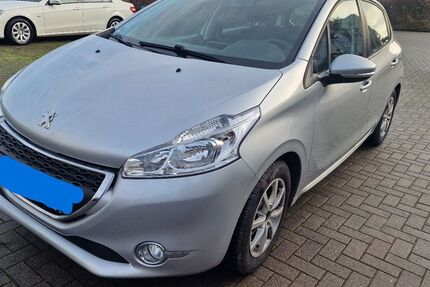 Peugeot 208 118.300 km 4.750 &euro; köln 51107