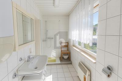 DIE GANZE FAMILIE UNTER EINEM DACH - Zweifamilienhaus Eisfeld | Angebot:26604886