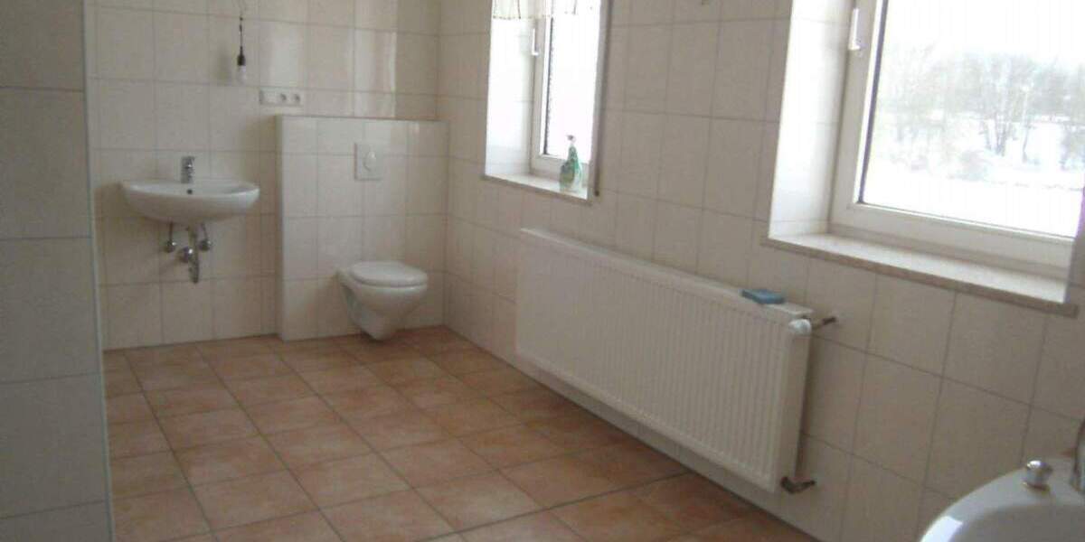 Mehrfamilienhaus, Wohnhaus Sulzbach-Rosenberg Unterschwaig - 8 Zimmer, 250 m&sup2;, 2.060&euro; | Angebot:23518285