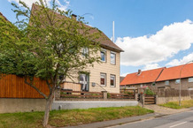 Gepflegtes Einfamilienhaus mit Terrasse und Kamin in ruhiger Lage