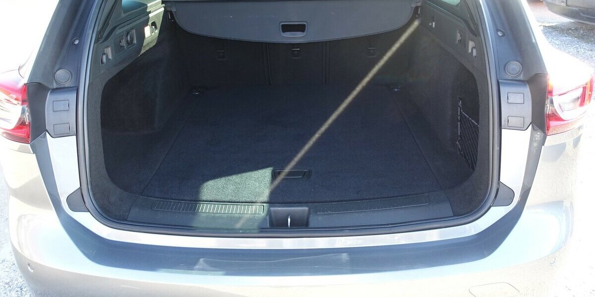 Opel Insignia Elegance Navi PDC Kamera Memory LED eGHSD 96.200 km 19.950 &euro; Neumarkt/OPf 92318