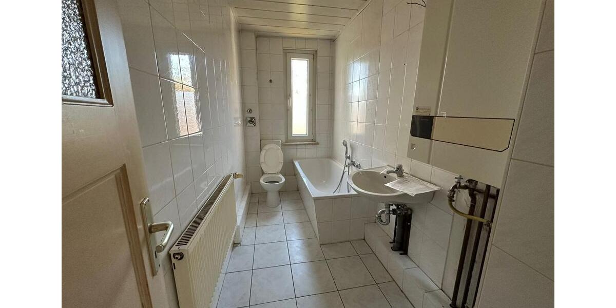 Etagenwohnung Calbe (Saale) - 6 Zimmer, 110 m&sup2;, 825&euro; | Angebot:27627769