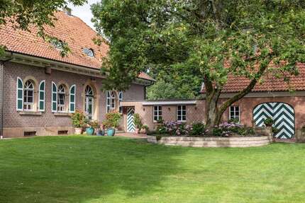 Haus zum Kaufen in Emsbüren 1.790.000 € 375 m² 7 zimmer