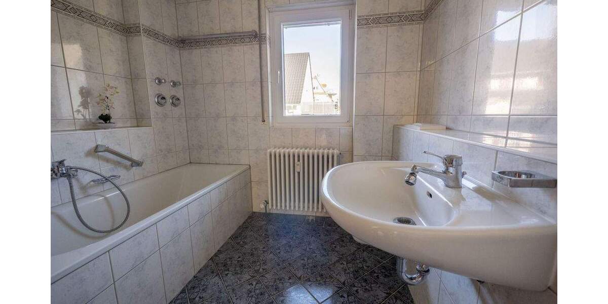 Etagenwohnung Rielasingen-Worblingen Rielasingen - 2 Zimmer, 60 m&sup2;, 225.000&euro; | Angebot:25800411