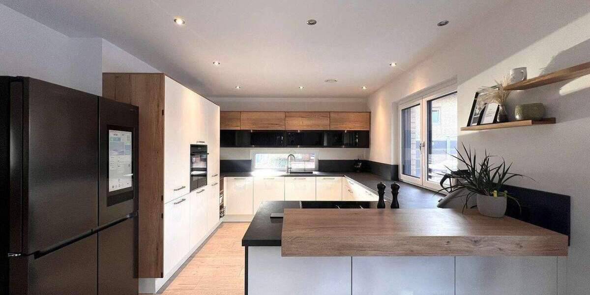 Einfamilienhaus Langenfeld Reusrath - 4 Zimmer, 155 m&sup2;, 2.150&euro; | Angebot:24775626