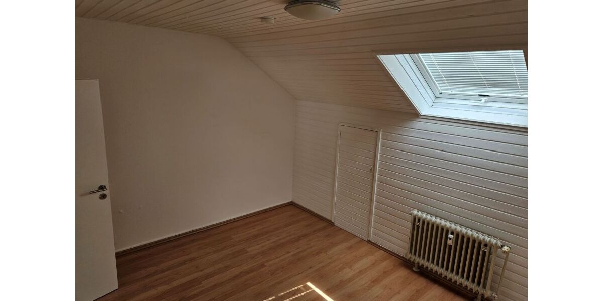 4 Zimmer, Küche, Dusch-Bad - Dachgeschoßwohnung Lüdenscheid Brügge | Angebot:27120087