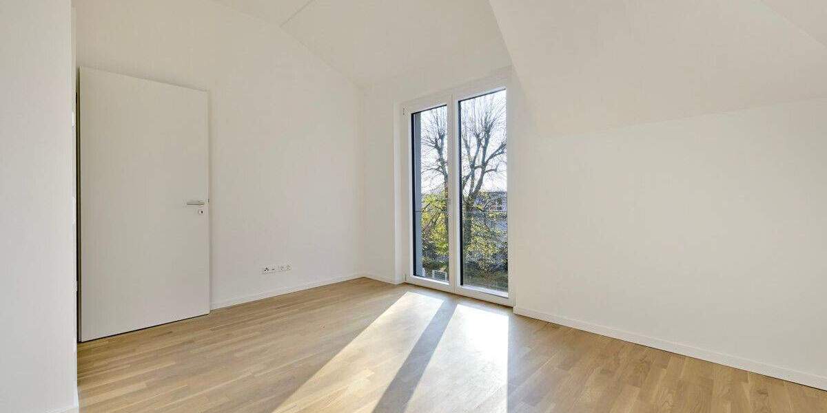 Über den Dächern: Dachgeschoss-Wohnung mit Weitblick 2 zimmer