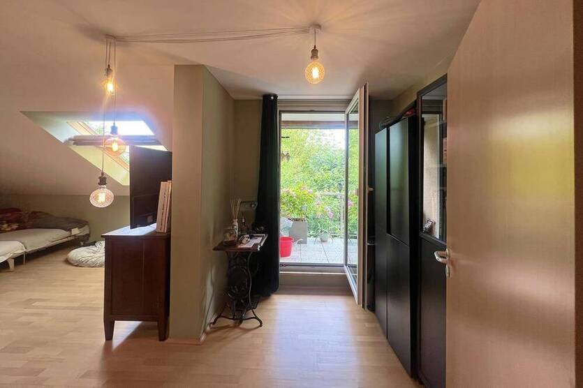 Raus aus dem Trubel :) Große 2½ R.-Maisonette mit Balkon & Garten-Mitbenutzung in Stadtwald