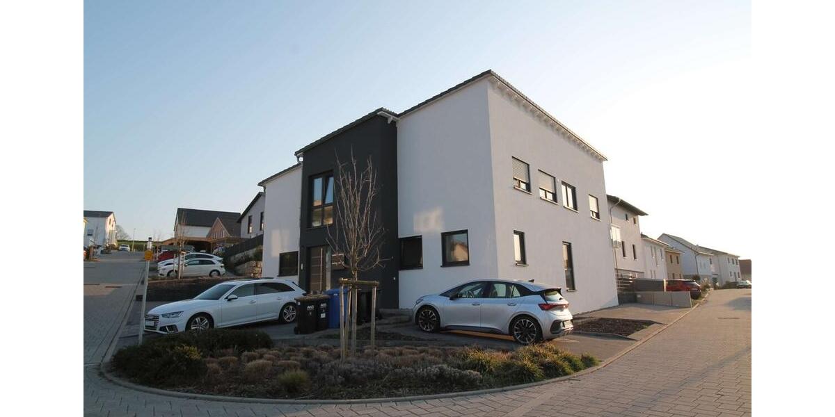Dachgeschoßwohnung Pfaffenhofen - 3.5 Zimmer, 79 m&sup2;, 980&euro; | Angebot:26636060
