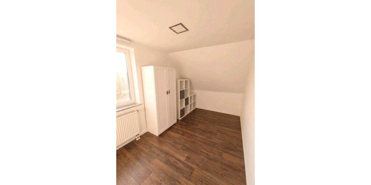Dachgeschoßwohnung Wuppertal Gemarkung Barmen - 5 Zimmer, 93 m&sup2;, 1.000&euro; | Angebot:26399839