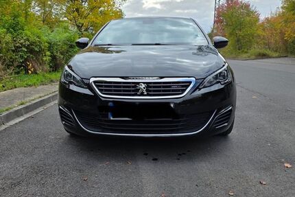 Peugeot 308 140.822 km 9.500 € Berlin 13125