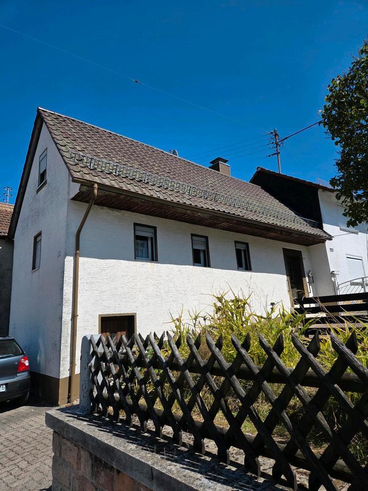 kleines Wohnhaus zu vermieten in Trippstadt