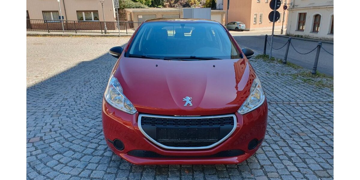 Peugeot 208 47.000 km 5.400 &euro; Zschopau 09405