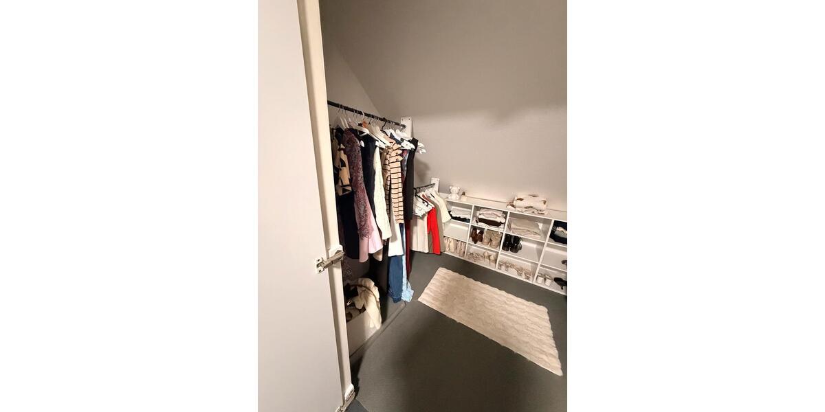 Dachgeschoßwohnung Isernhagen - 2.5 Zimmer, 70 m&sup2;, 650&euro; | Angebot:25227026