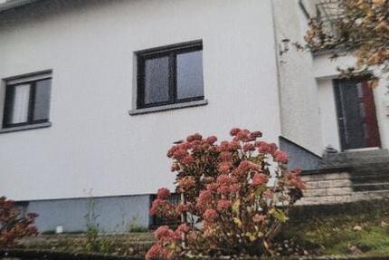 Einfamilienhaus mit Einliegerwohnung 4 zimmer