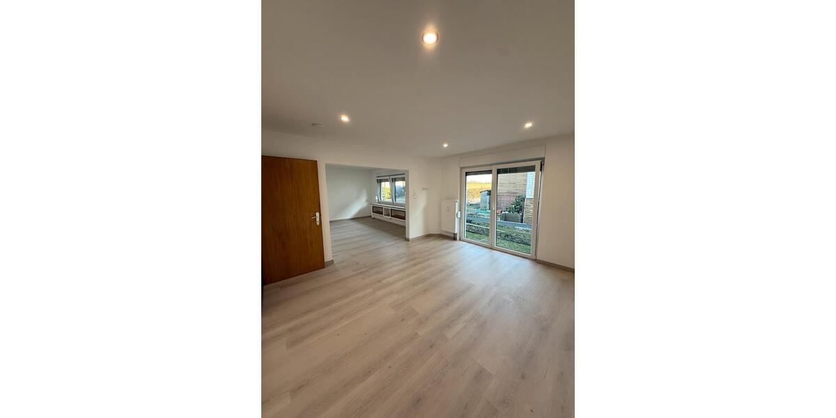 Etagenwohnung Weitefeld - 3 Zimmer, 75 m&sup2;, 850&euro; | Angebot:25446558