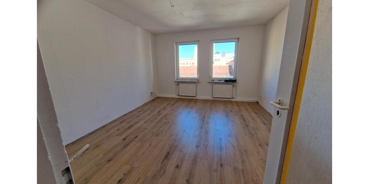 Dachgeschoßwohnung Halle (Saale) - 4 Zimmer, 115 m&sup2;, 1.100&euro; | Angebot:26163555