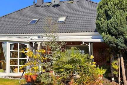 Landsberg OT Queis: Einfamilienhaus mit Wintergarten, Pool, Sauna, Garage, Keller 5 zimmer