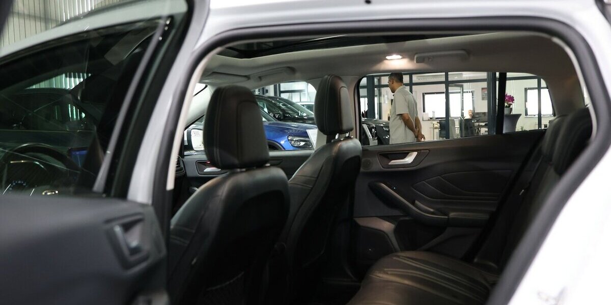 Ford Focus Tunier 1.5 EB VIGNALE / PANORAMA,LED,LEDER 138.000 km 14.991 &euro; Hamm 59077