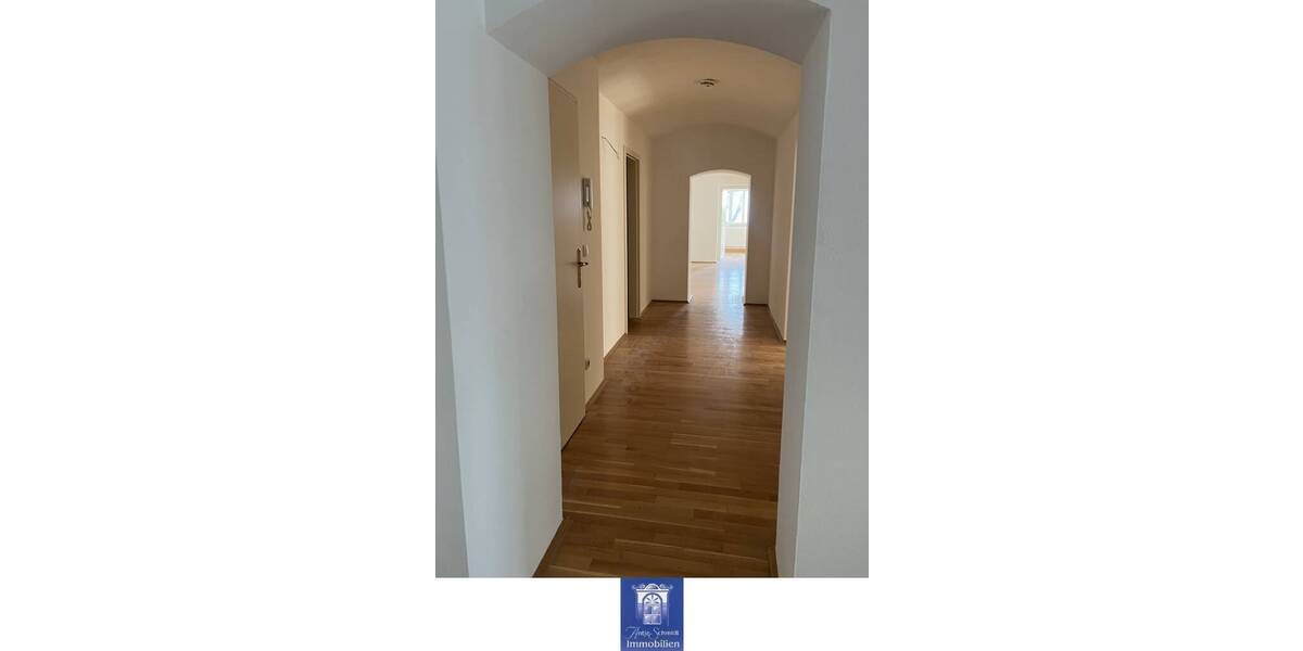 Etagenwohnung Meißen - 4 Zimmer, 145 m&sup2;, 1.025&euro; | Angebot:26346591