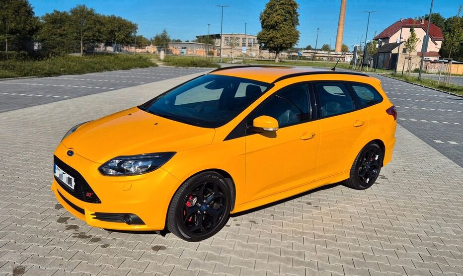 Ford Focus 106.000 km 14.450 € Dresden 01109