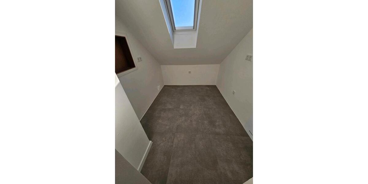 Dachgeschoßwohnung Nürnberg Hasenbuck - 2 Zimmer, 45 m&sup2;, 575&euro; | Angebot:25393383