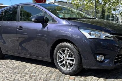 Toyota Verso 99.300 km 9.490 &euro; Bremen 28329