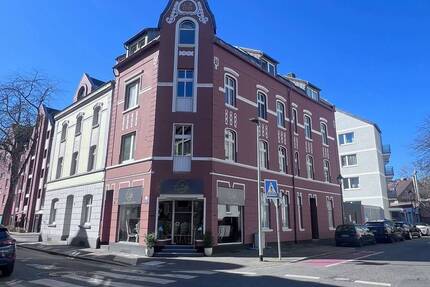 WGH in zentraler Lage von Düsseldorf-Benrath mit Potential, JKM € 60.000, 3 Wohnungen, 1 Gewerbe 1 zimmer