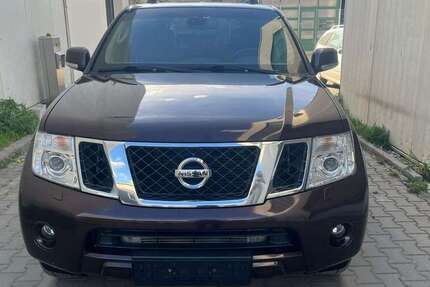 Nissan Pathfinder 152.712 km 14.000 &euro; Mariendorf (Berlin) 12277