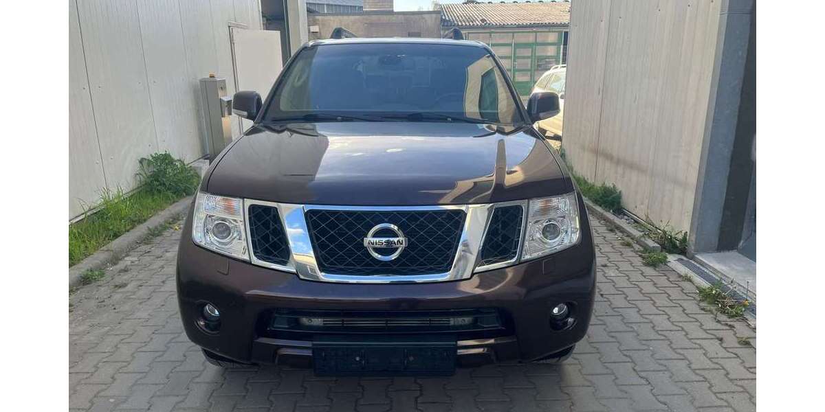 Nissan Pathfinder 152.712 km 14.000 &euro; Mariendorf (Berlin) 12277