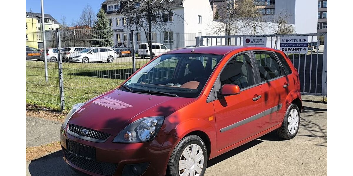 Ford Fiesta 106.000 km 3.500 &euro; Chemnitz 09120
