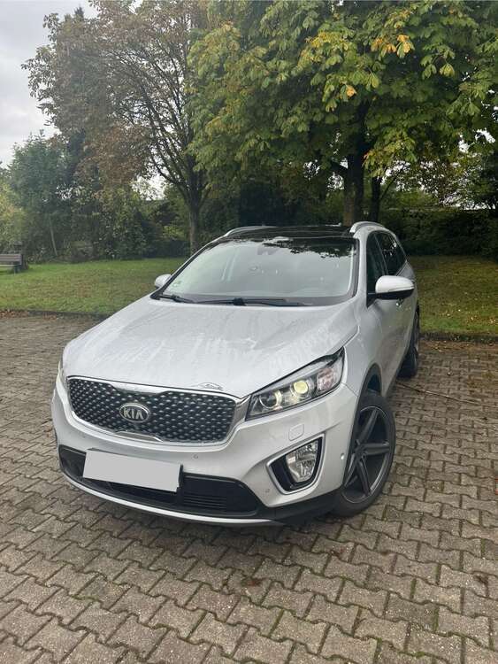 Kia Sorento 151.000 km 17.800 € Zell Mosel 56856