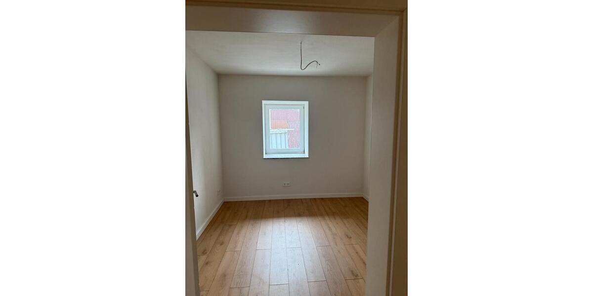 Vermiete Erdgeschosswohnung 3 zimmer