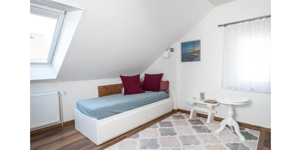 Dachgeschoßwohnung Braunschweig Westliches Ringgebiet - 5 Zimmer, 120 m&sup2;, 380.000&euro; | Angebot:27122040