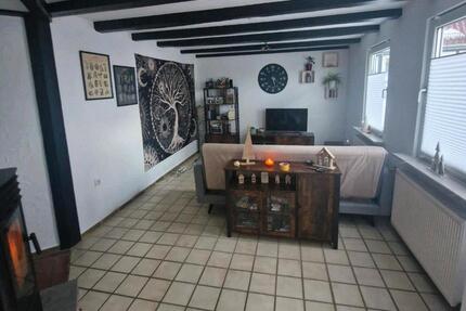 Nachmieter zum 01.04 4 zimmer