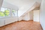 Großzügige Dachgeschoßwohnung mit Südterrasse und Blick ins Grüne in Lohmar.