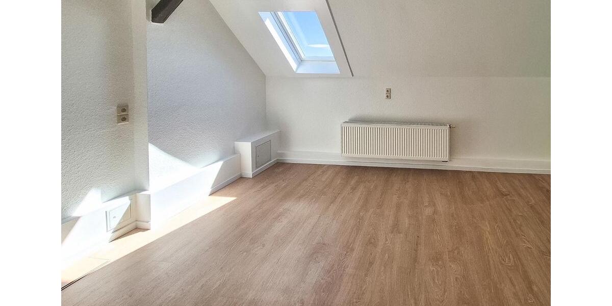 Dachgeschoßwohnung Stollberg (Erzgebirge) - 3 Zimmer, 83 m&sup2;, 500&euro; | Angebot:26635766
