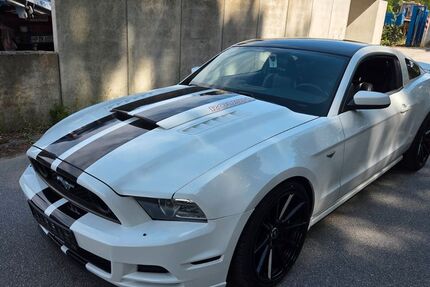 Ford Mustang 72.400 km 28.940 &euro; Abtsteinach 69518
