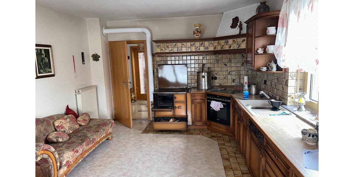 Einfamilienhaus Burkardroth - 6 Zimmer, 180 m&sup2;, 1.200&euro; | Angebot:26628083