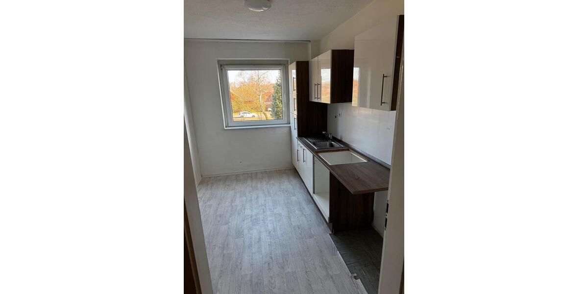 Etagenwohnung Adendorf - 3 Zimmer, 77 m&sup2;, 700&euro; | Angebot:25431006