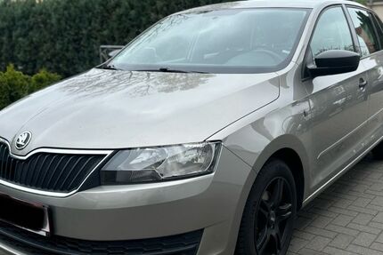 Skoda Rapid 81.000 km 5.990 &euro; Mittenwalde 15749