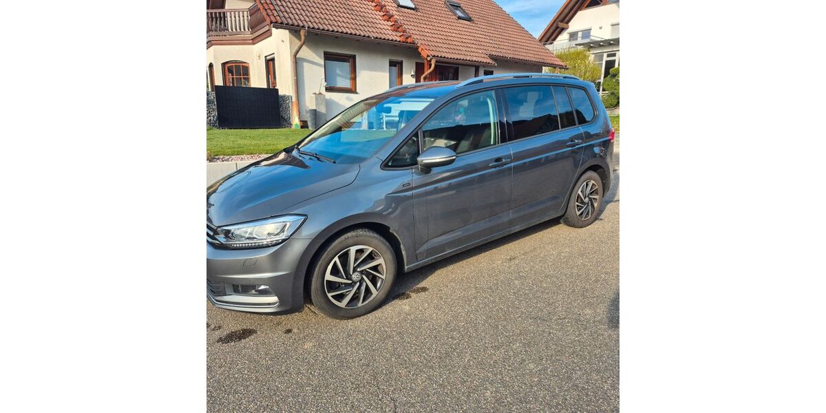 VW Touran 89.350 km 17.100 &euro; Zell am Harmersbach 77736