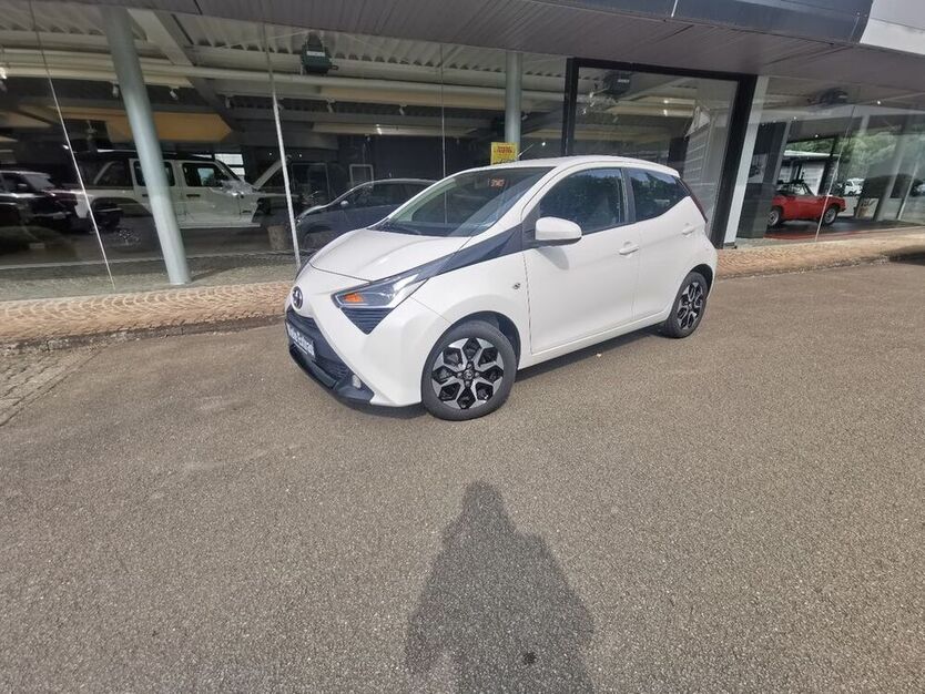 Aygo (X)