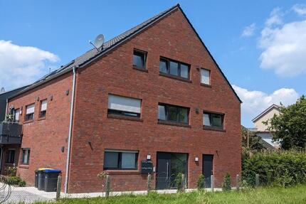 Moderne 3-Zimmer-NeubauWohnung mit Balkon (Dachgeschoss)