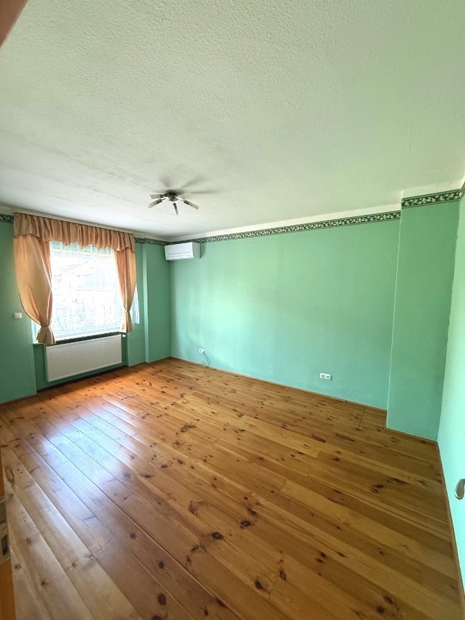 Stilvolle DHH klimatisiert mit Garten, Terrasse & Keller – 4 Etagen in bester Lage