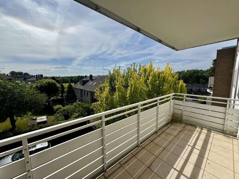 Wohnung zum Kaufen in Düsseldorf 195.000 € 57.79 m²