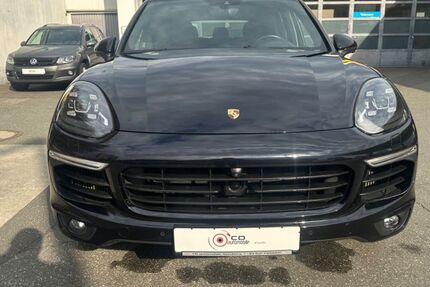 Porsche Cayenne 246.000 km 29.900 &euro; Nürnberg 90451