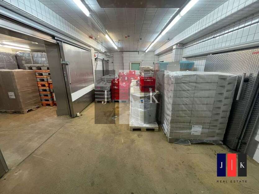 Halle in Ahrensburg 1.190 € 170 m²