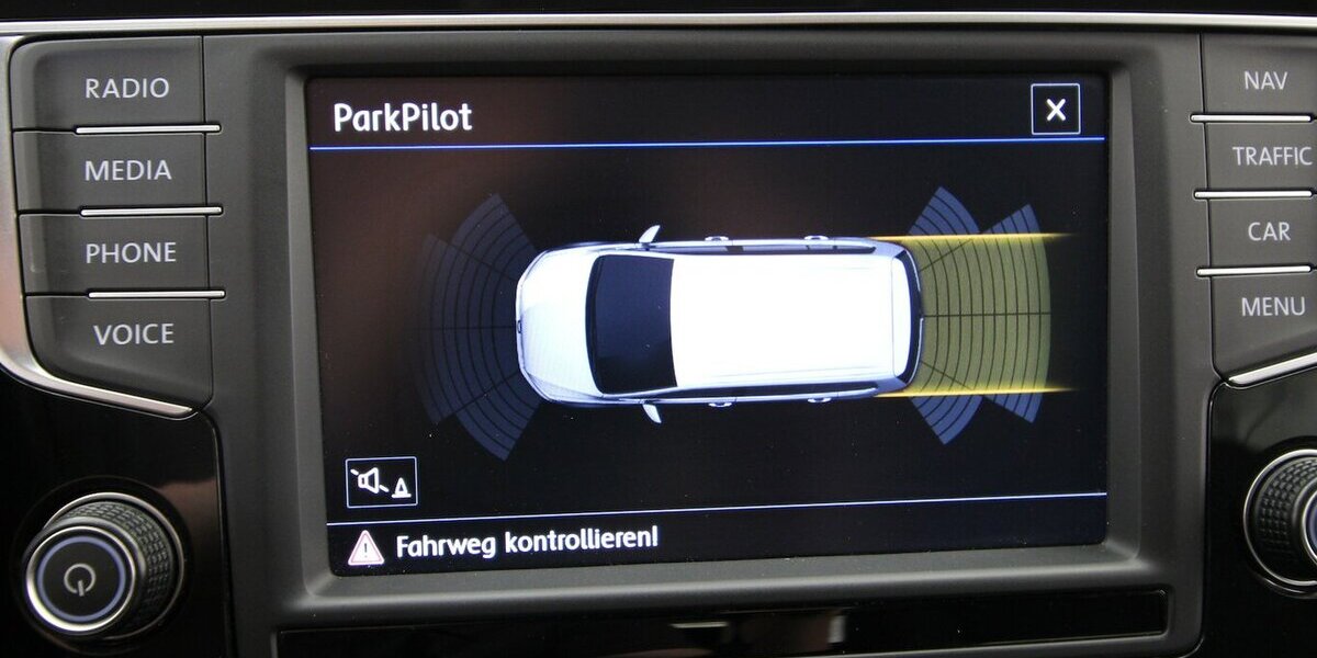 VW Touran 1.6 TDI BMT 7-DSG Comfortline NAVI+ACC 151.032 km 13.900 &euro; Hagenow 19230