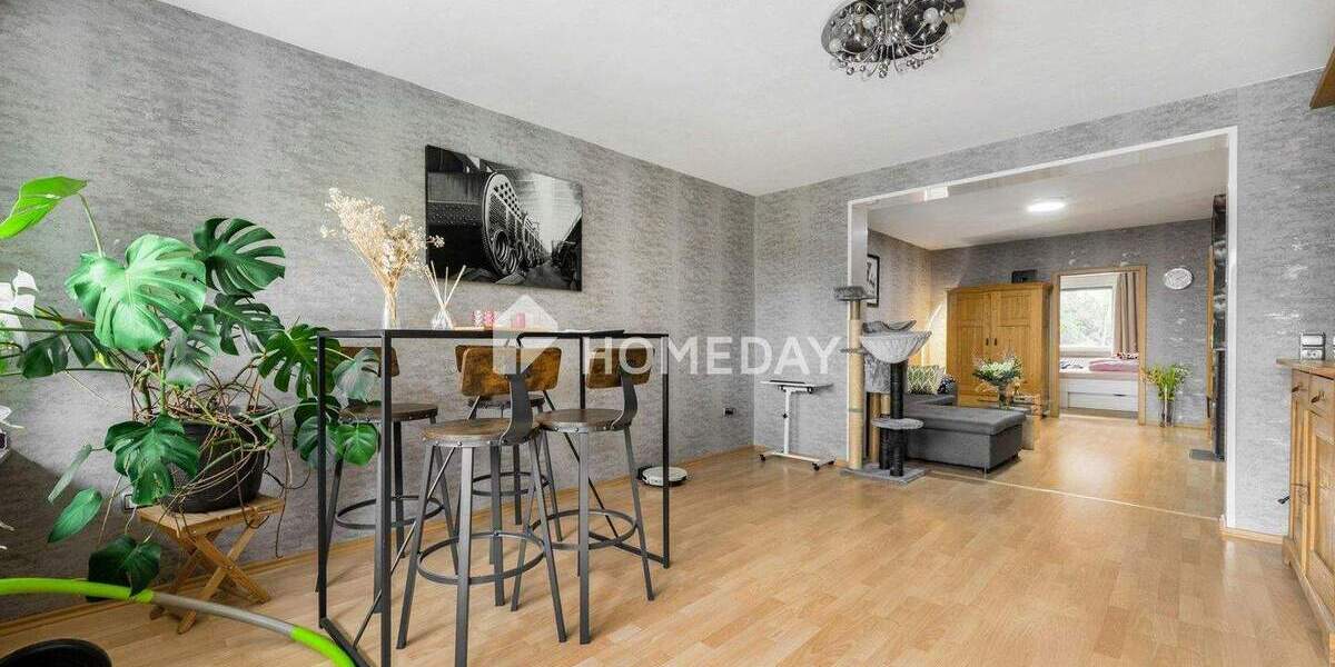 Charmante Doppelhaushälfte mit großem Grundstück und modernem Wohnkomfort 6 zimmer